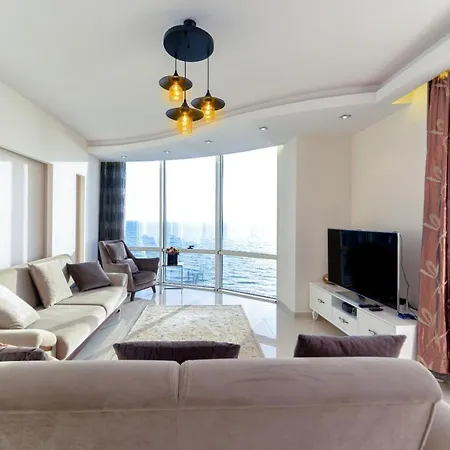 2 Bedroom With Full Sea View At Beach Front Apartmán